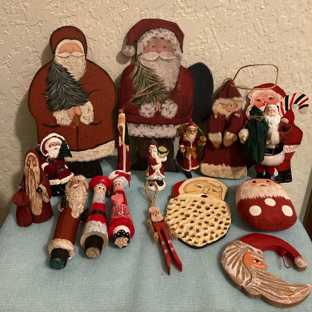 17 Vintage Christmas Santa Decorations/Ornaments Ceramic, Wooden & Hand Painted